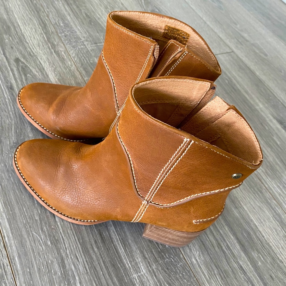 UGG Women's Boots
